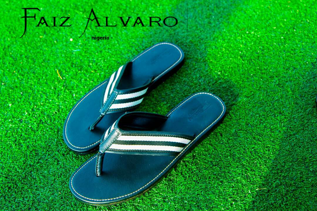 Faiz__Alvaro's tweet image. #NEWDESIGNALERT:We present to you the BnW stripes simple and quality slippers from the #switchstep collection.Available in all sizes.pls RT