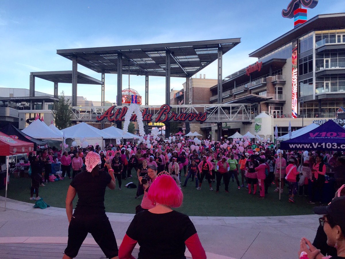 EvelynBarella's tweet photo. It was a glorious day to remember those we've lost & celebrate our survivors @AmericanCancer @MakingStrides @SunTrustPark #StridesATL https://t.co/EHrhuFV6KD
