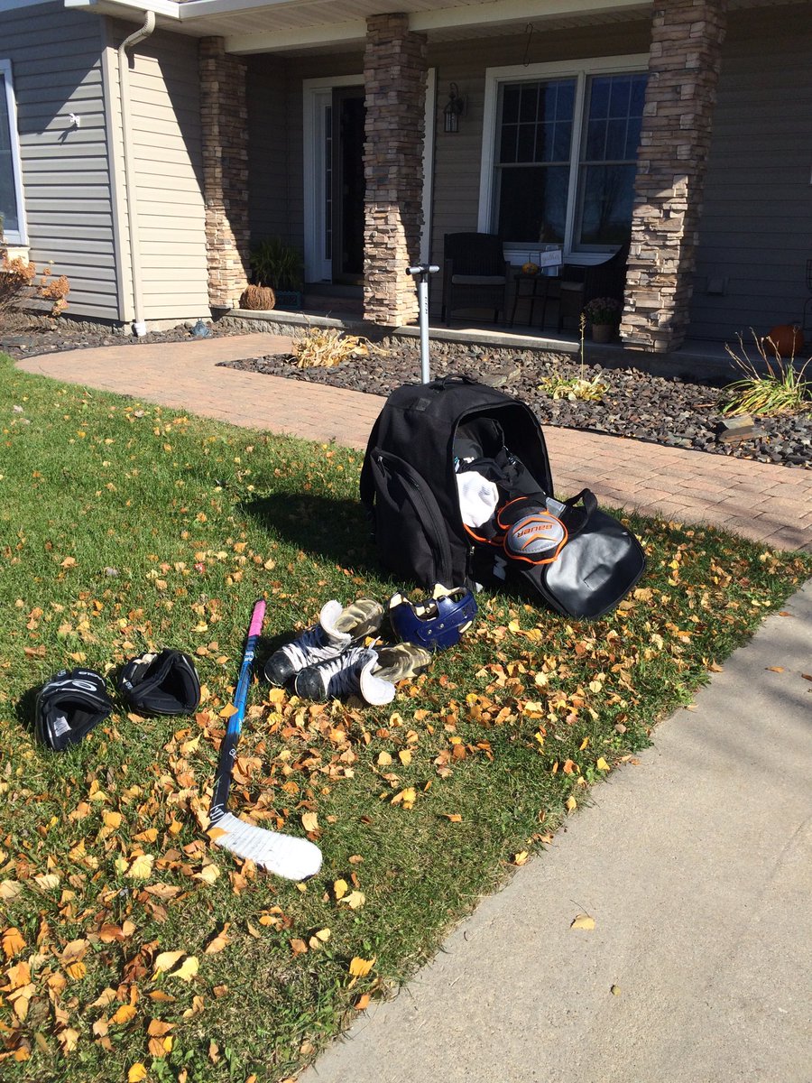 WilliamSpelts's tweet photo. My daughter and I drying out our gear on a beautiful fall Minnesota day. #practicetoday #HistoricHipp https://t.co/pnwH1cfise