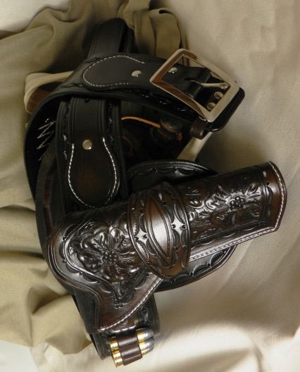 tippmannboss1's tweet photo. The BOSS has brought many great creations to life. Thanks for sharing Stephon Lennon! https://t.co/6YL1V0oNdG #Tippmann #BOSS #LeatherSewing https://t.co/3NMIT615Ki