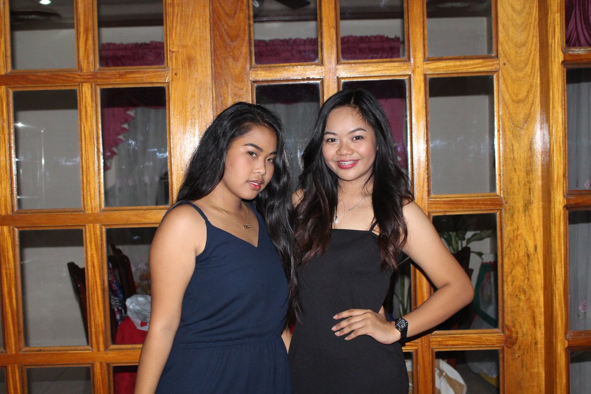 mitchbalala__'s tweet photo. 📍Leilani@18
 cheers to the nights that turned into morning with pals that turned into family👯 @sesylevi29 @leylaneyy #Part1of4 https://t.co/cJA5Vz1EMs