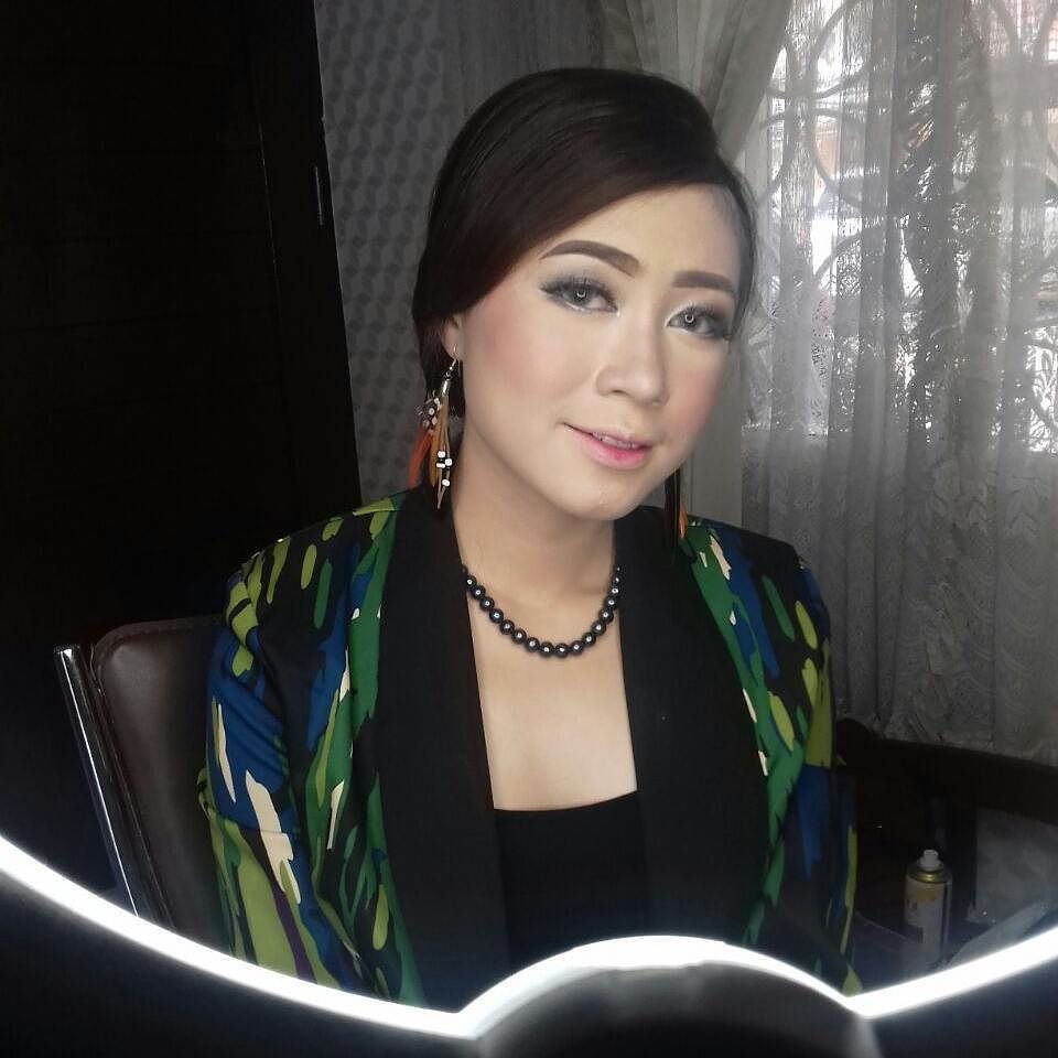 PramaRias's tweet photo. .
.
..
...
#beautylook 
#fashiongram 
#naturalmakeup 
#makeupbyme 
#makeupsoft 
#infobandung 
#makeupmuabandung 
#… https://t.co/Bz7gslVETH https://t.co/KF5PBRnTl6