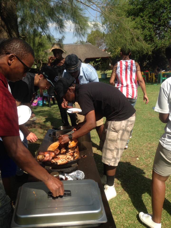 CookoutCountry's tweet photo. 🍔🍺 https://t.co/vxmAUqTJdR