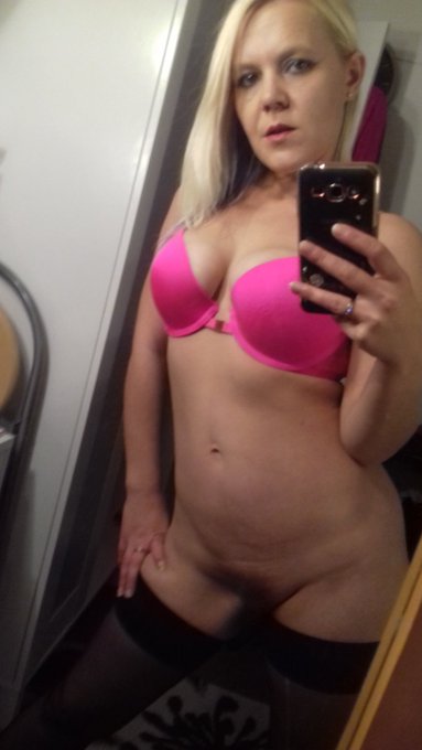 #Pinkilicious with a very lil #PussyFlash to get you all warmed up &amp; motivated for the new week #MondayMoanday<a href="/tag/pinkilicious"class="tags">#Pinkilicious</a><a href="/tag/pussyflash"class="tags">#PussyFlash</a><a href="/tag/mondaymoanday"class="tags"><span>#mondaymoanday</span></a>