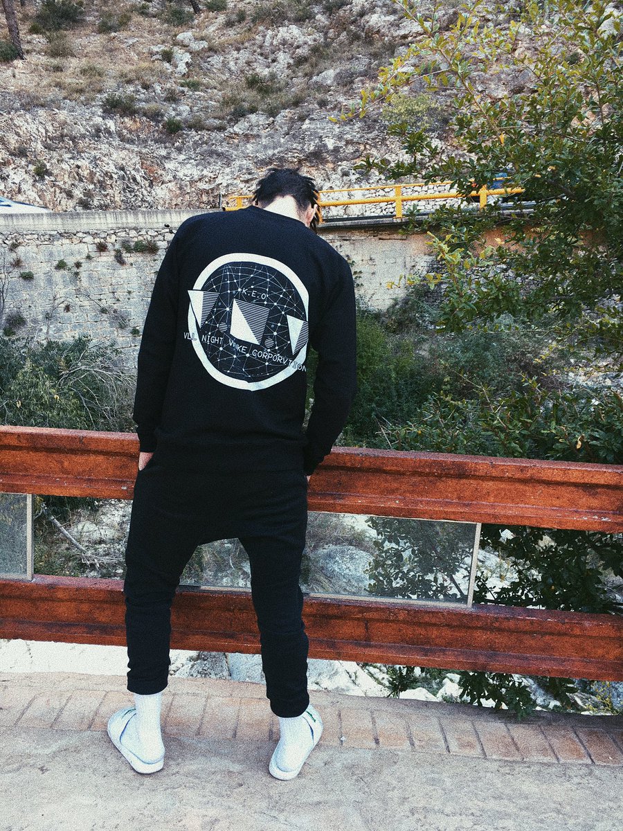 KiddKeo95Flames's tweet photo. RESTOCK? RT X QUIEN QUIERA UNA https://t.co/AU7USV6rWy
