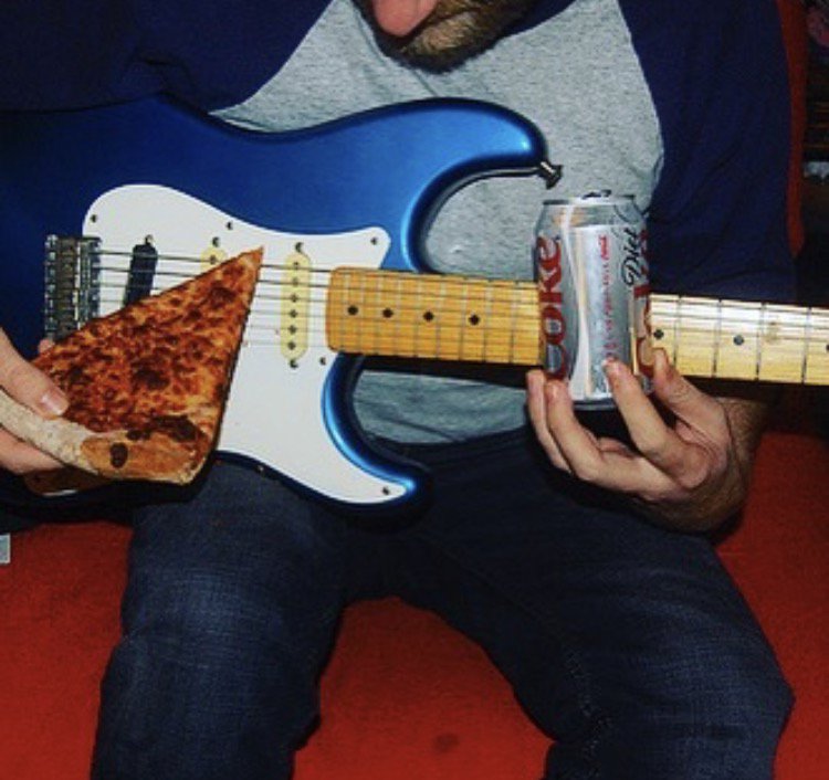 GCeffects's tweet image. The correct way to play slide guitar. #pietillyoudie #pizza #guitar #wishyouwerebeer #guitarhumor