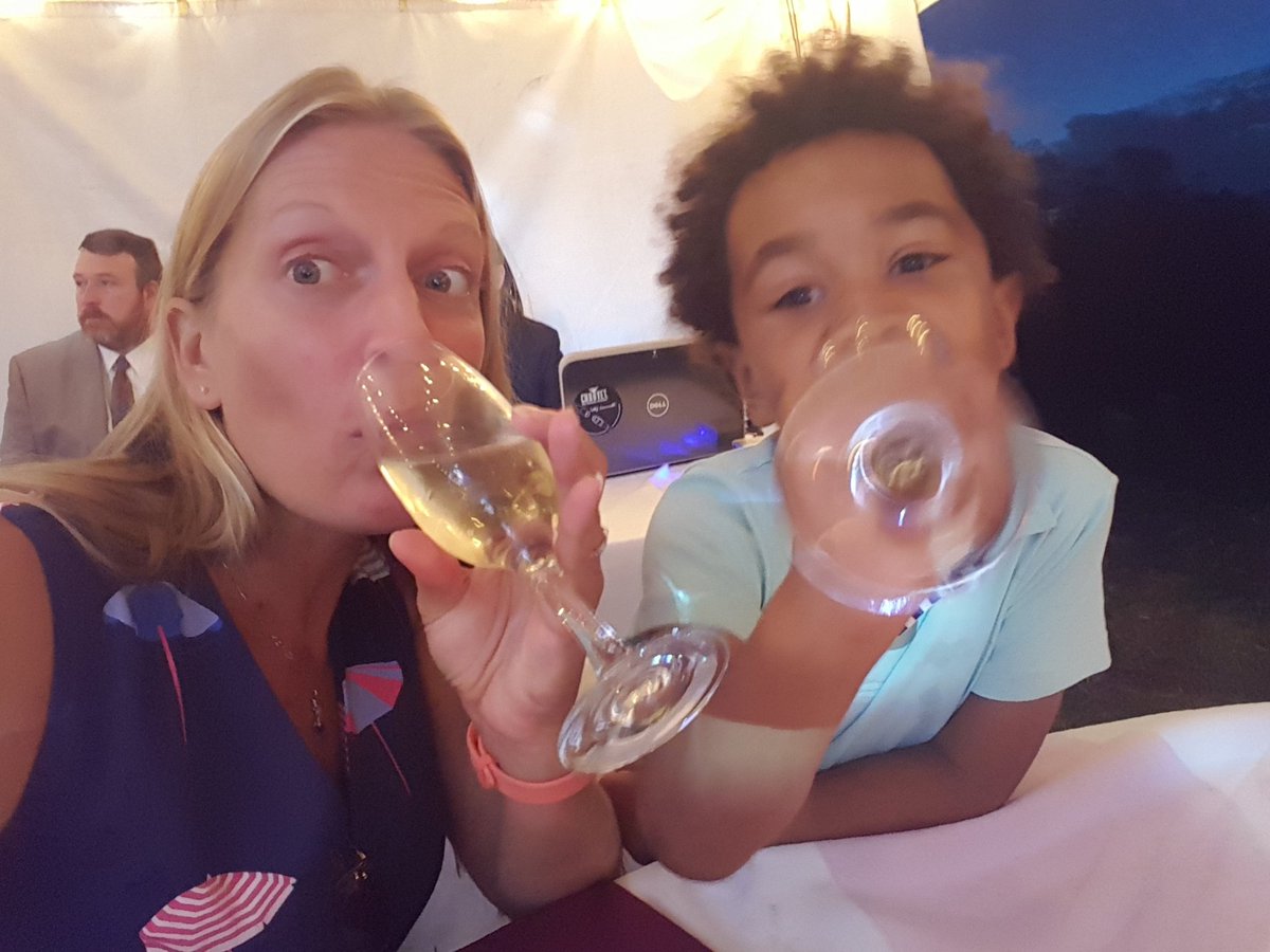 jaimetheresa's tweet photo. A great 32 hours when boating isn't an option. Love my kiddos... #funfilleddays #auntlove https://t.co/n2jhb7Tbct