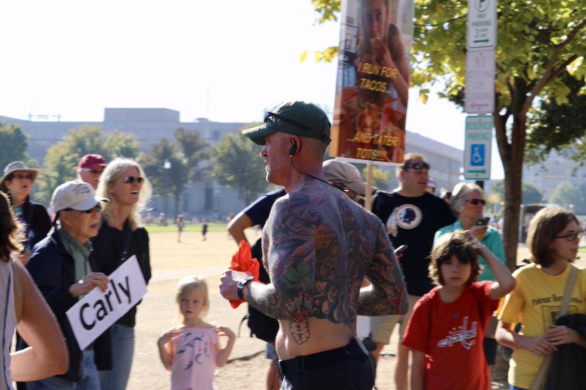 PVA1946's tweet photo. Huge shout out to all the #TeamREV runners who ran the @MarineMarathon today—thank you for racing to empower #veterans! #youracetheywin #MCM https://t.co/zFFXLdCLUU