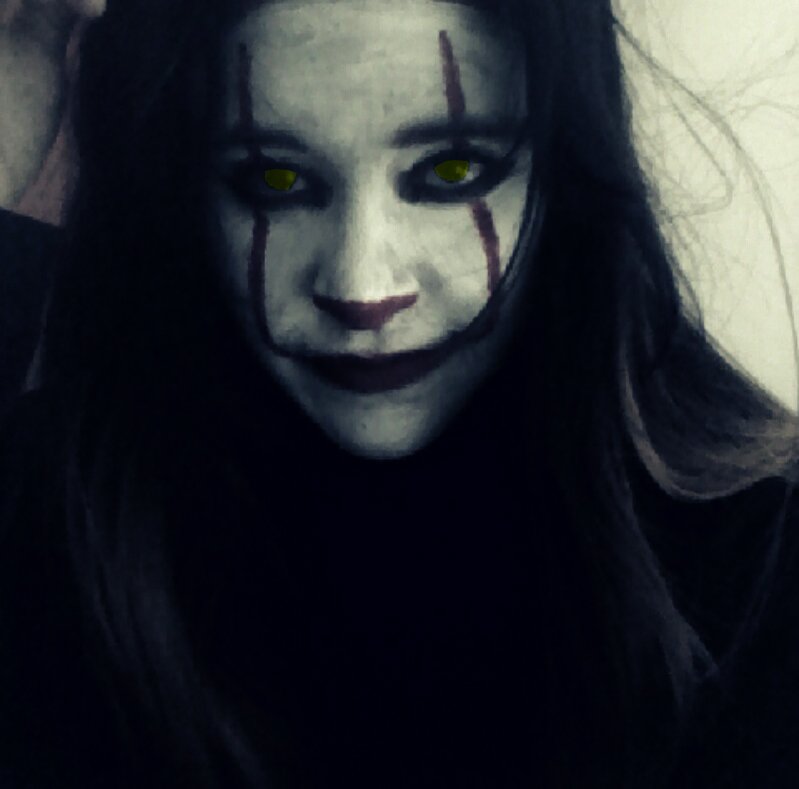 gherilov's tweet photo. #Pennywise ❤️ - #Halloween 🖤 https://t.co/NjVcs4XGJm