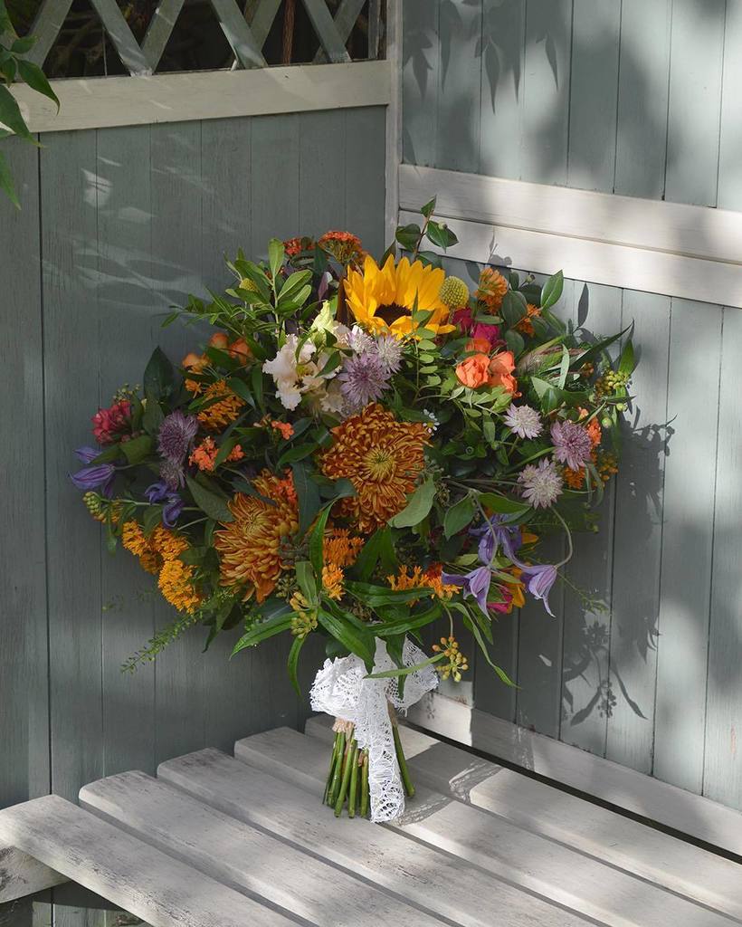 bloomingchicbyj's tweet photo. #autumn #wedding #cotswolds #hydebarn #brides #bouquet https://t.co/JZwsSvPxym https://t.co/uRsXgWqPq9
