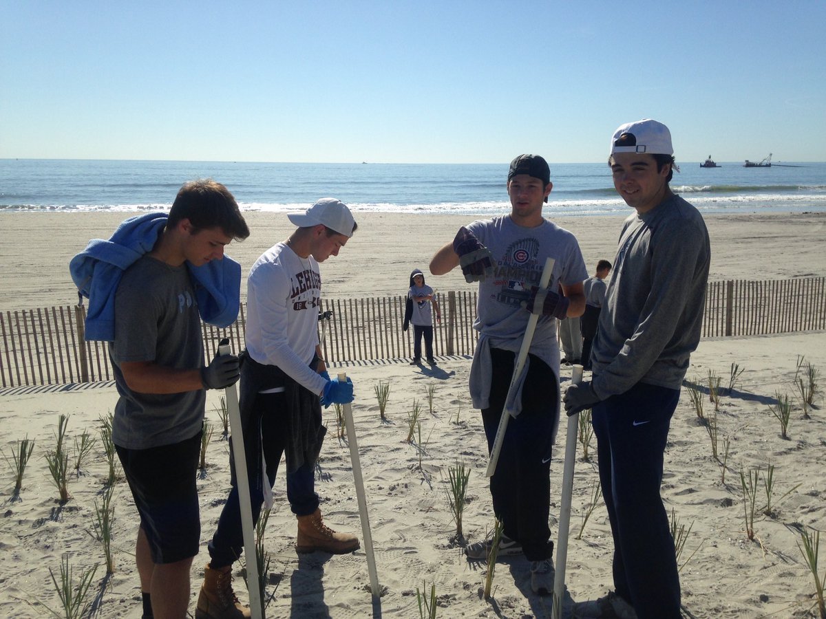 StAugustinePrep's tweet photo. Exit as men to serve...
.
.
What better way to spend the day - @PrepInteract was out serving the community with our sisters from @OLMA_NJ! https://t.co/wAEonxsDDB