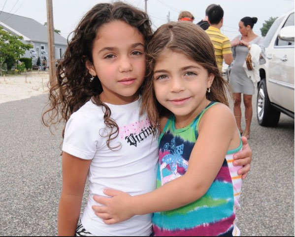 Katarine011's tweet photo. @Teresa_Giudice &amp; @melissagorga #RHONJ #HappySunday https://t.co/wx1hC2J57N
