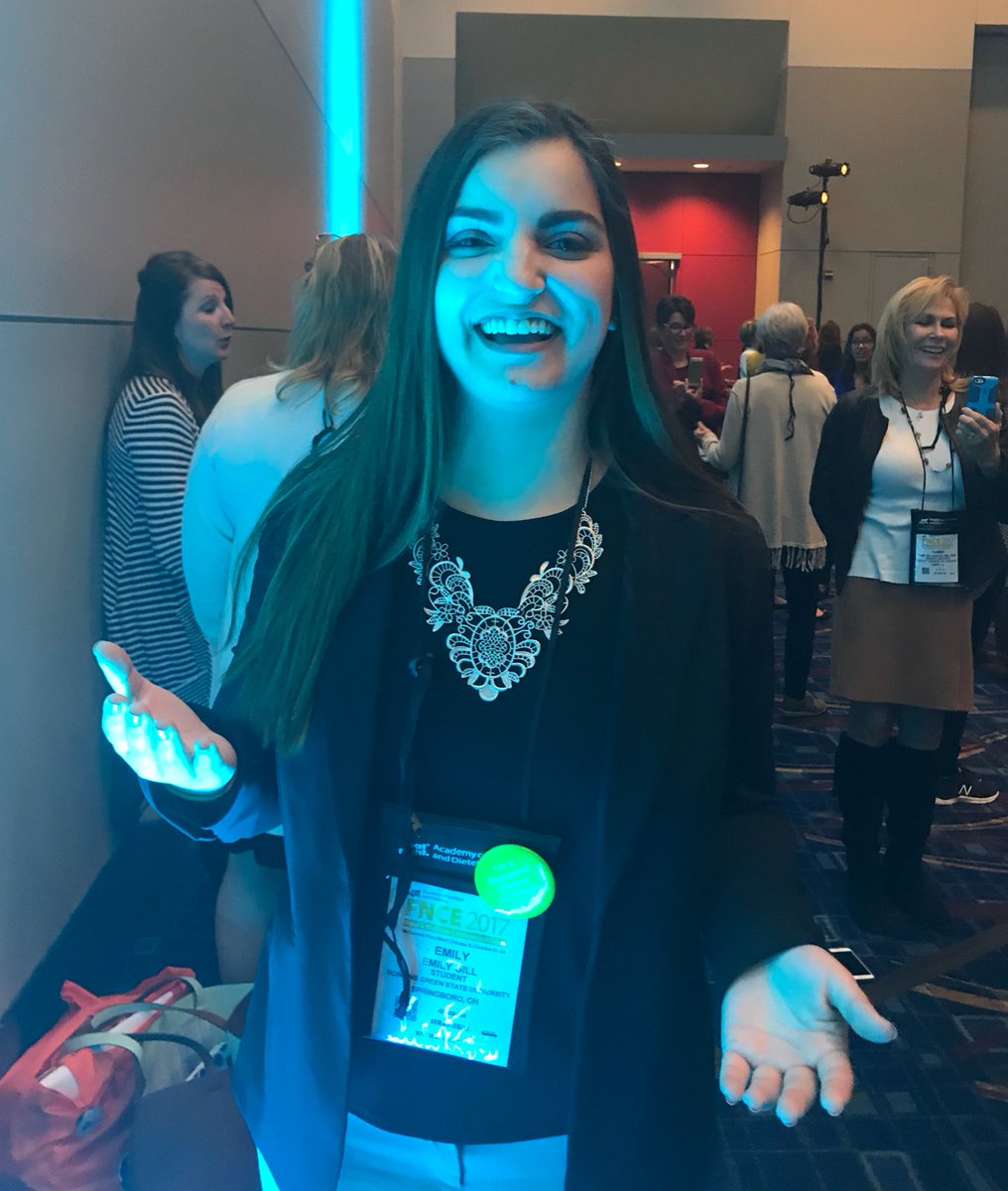 maddiedrees's tweet photo. Learning to use hand gestures and body language to communicate with confidence and credibility  #FNCE https://t.co/aw4etuwKUX