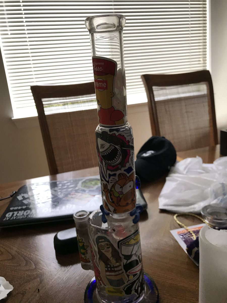 helloimmarq's tweet photo. My clumsy ass would tap my bong and knock it over and break it 😭😭😭 today is a very sad day people... #Ripbigblue she hit tough 🤘🏽 https://t.co/ewiRk0M0iA