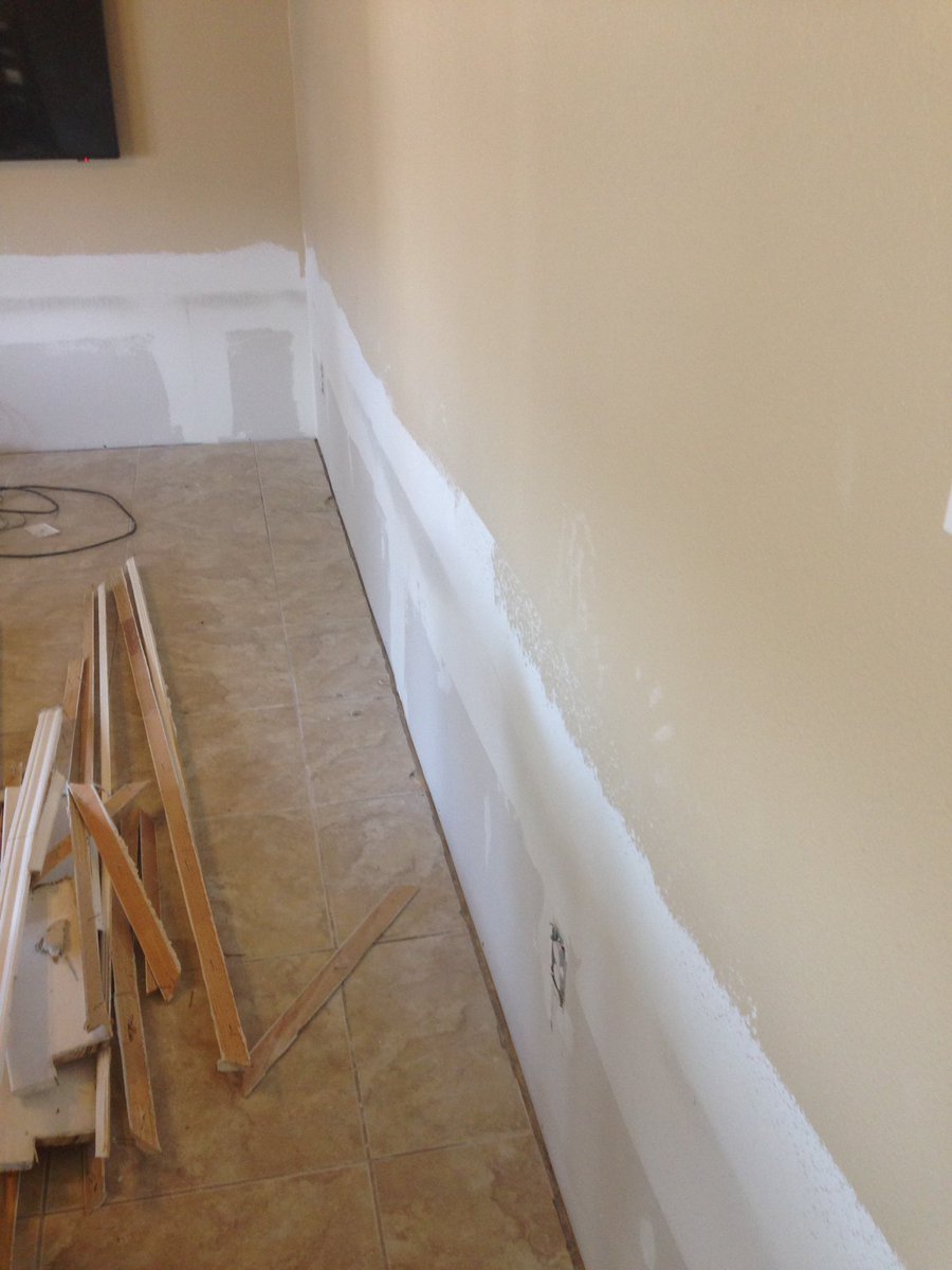 TaanyaB's tweet image. Usually mud in the house is a bad thing but not today!  #firstlayer #alittleprogress