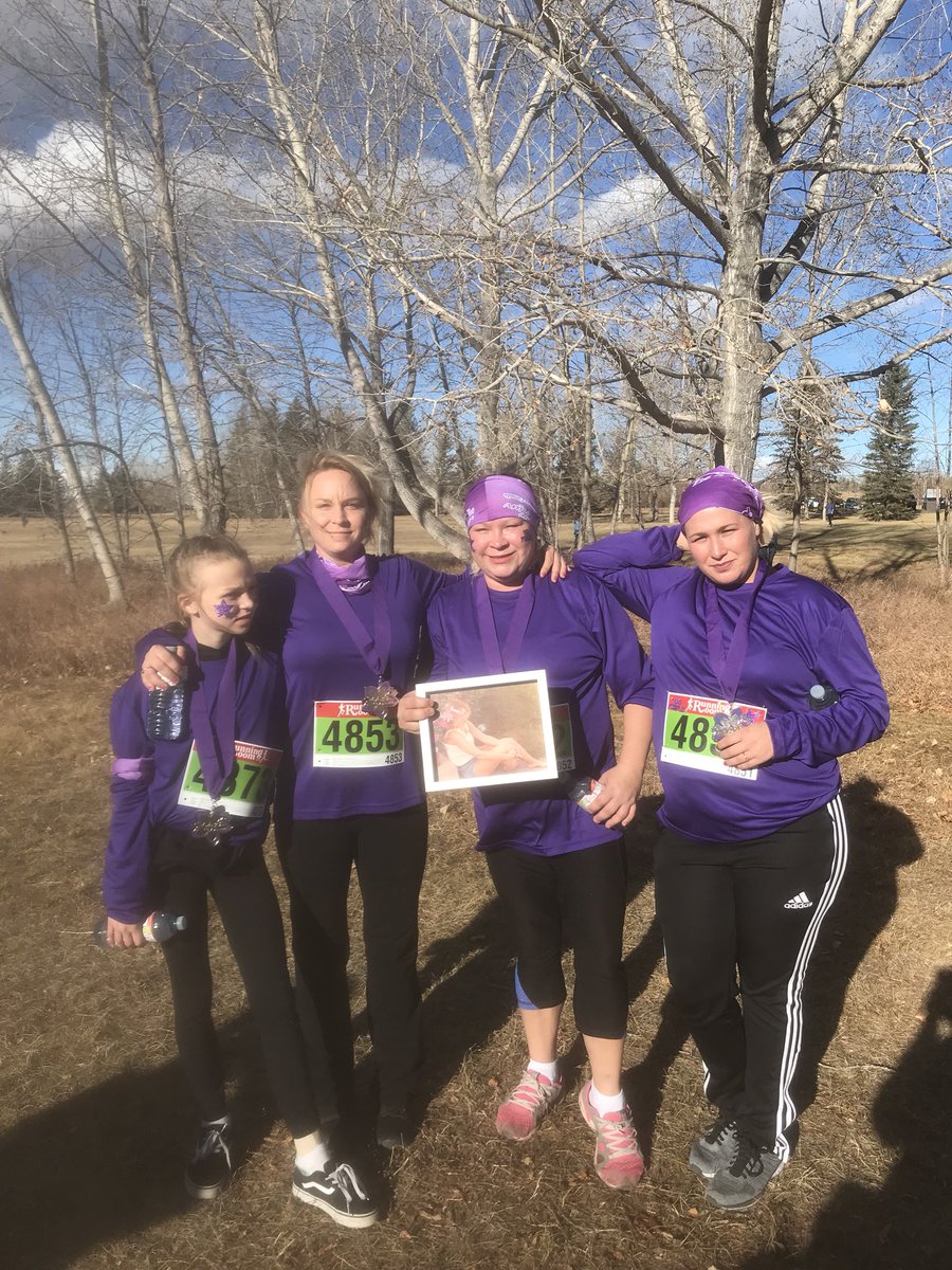 rburns0102's tweet photo. We ran today for everybody that has passed away or is suffering from this horrible cancer #Kathysrun #pancreaticcancer #yyc #purple ๐๐๐ https://t.co/1lTk5lrdT9