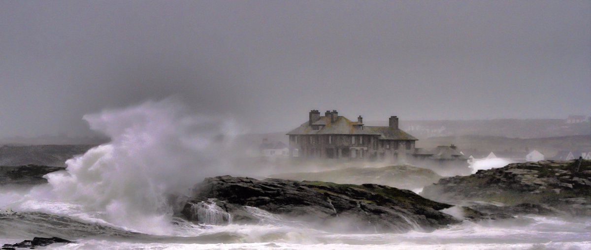 #Anglesey #Wales #StormBrian #safehouse @AngleseyScMedia @ruthwignall @simongregson123 @zozotaps @smoyer @Jason__Watkins @ItsYourWales