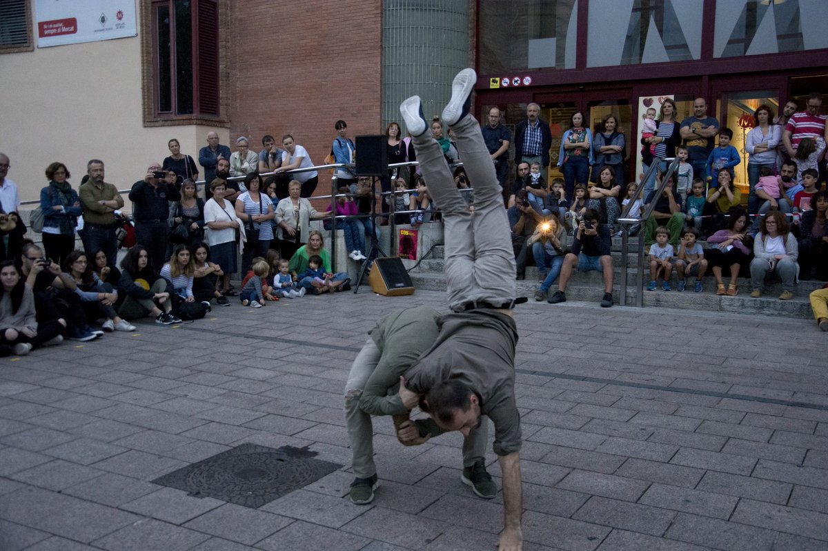 ReusCultura's tweet photo. Gràcies a tots els artistes i públic per fer possible el festival #COSReus any rere any durant 20 edicions. Fins l’any que ve! #Femcultura https://t.co/f4jPdufB6t
