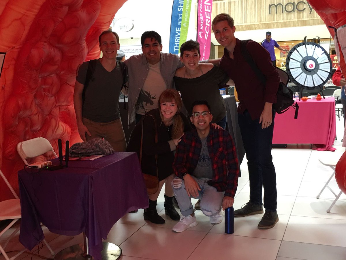 And of course what better way to celebrate a successful performance than some #sidenotesilliness with a victory lap around the mall.. 🏁🐙🐂🐖🐊