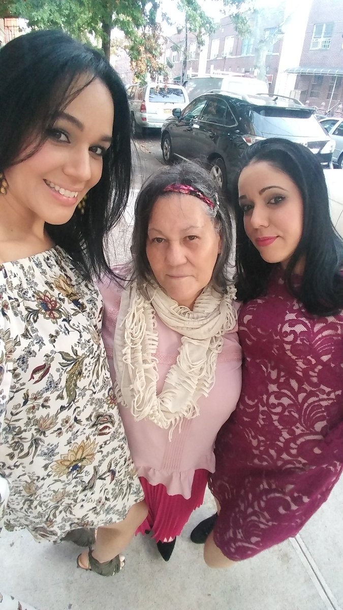 Marthatava's tweet photo. Mi hermosa madre y hermana https://t.co/9e1jEP2gA1