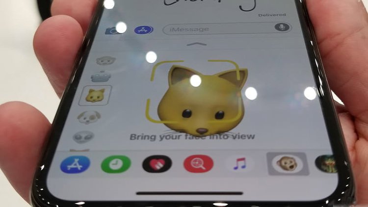 iAppleMania's tweet photo. Nuovo #Video di iPhone X che lo ritrae in azione #Instagram #IOS11 #IPhoneX - https://t.co/47gV4hjhrs https://t.co/KoA8TKM1UI