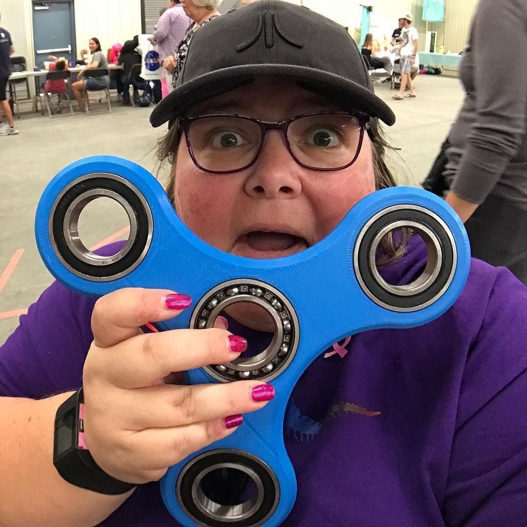 jenvargas's tweet photo. .@OrlMakerFaire has 3D printed #fidgetspinners bigger than your head! #MFO2017 #OrlandoMaker #makerfaire #makersgo… https://t.co/Zu3m7NX3g9 https://t.co/bjt87dYEx5