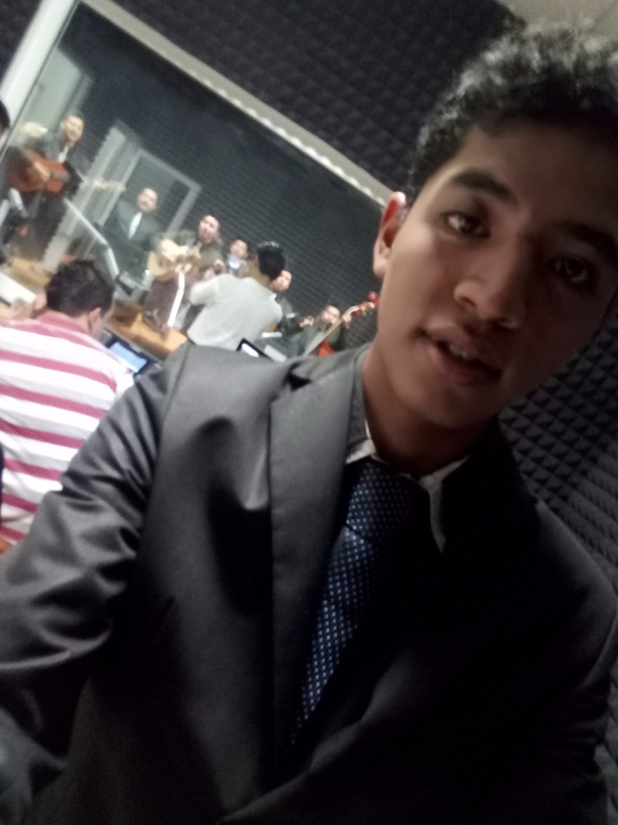 _solonando's tweet photo. Rondalla sentimientos de huautla ...  la misica 🌻🙈🙊 https://t.co/ycnEUDSqDv