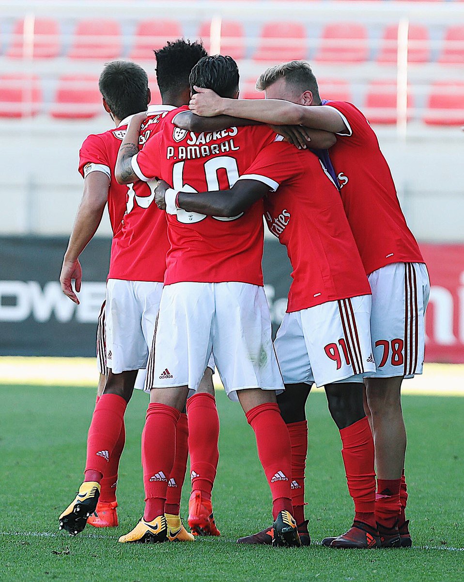 pedromgamaral's tweet photo. Acreditamos até ao fim que íamos conseguir sair com a vitória!!! 💪🏻⚽️🔴 Grande jogo, venha o próximo. 💥🙏🏻 #Juntos #PA60 @SLBenfica https://t.co/OoXibg4vCf