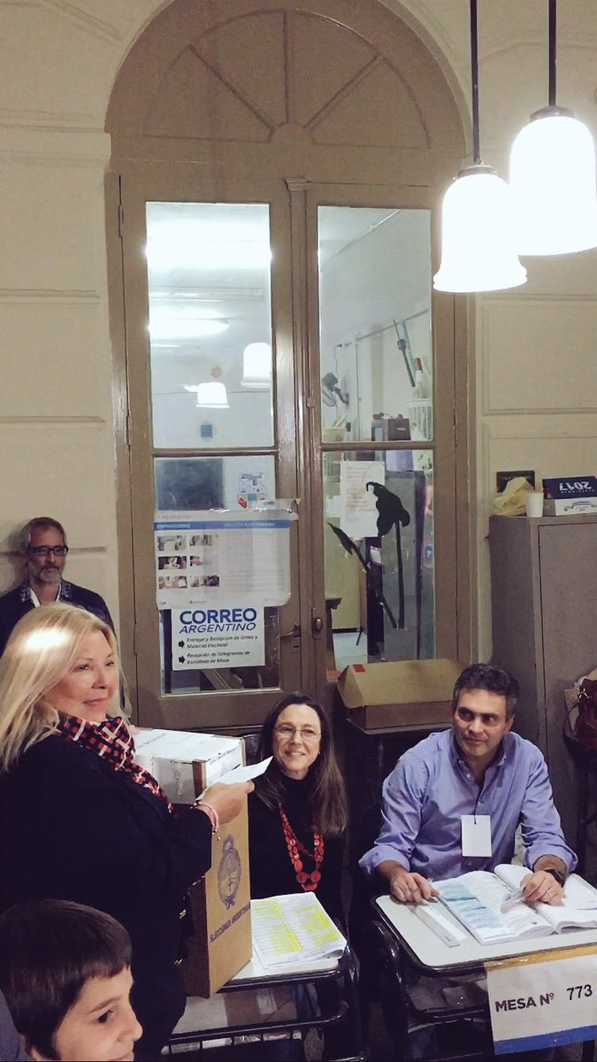 Ya votó <a href="/elisacarrio/">Elisa Lilita Carrió</a>