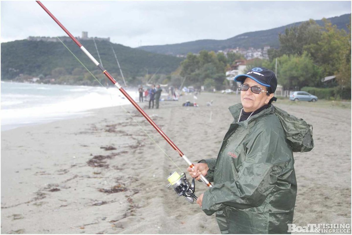 ممثلة المغرب في رياضة صيد السمك بالقصبة في المسابقات العالمية واخرها باليونان، حيث كان التتويج لها كاحسن صيادة بالعالم ⁧#نادية_سكمي