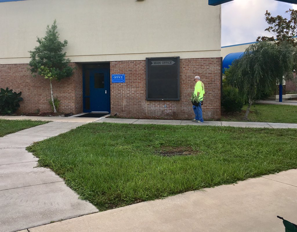 Shoutout to Mr. Dario for meeting before sunup this morning for the <a href="/TheEpicChurch1/">Epic Church</a> outreach project today! <a href="/WESPANTHER/">Wadsworth Panthers</a> <a href="/FCSD_Custodial/">FCSD Custodial Dept.</a>