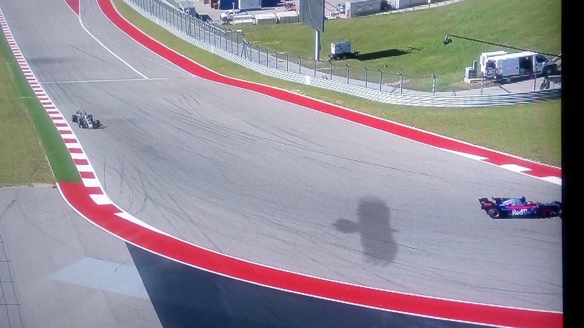 COTA's tweet photo. So many great battles going on in this #F1 #USGP, Giant Bird vs. Kvyat among them. https://t.co/8lhGrM1RgE