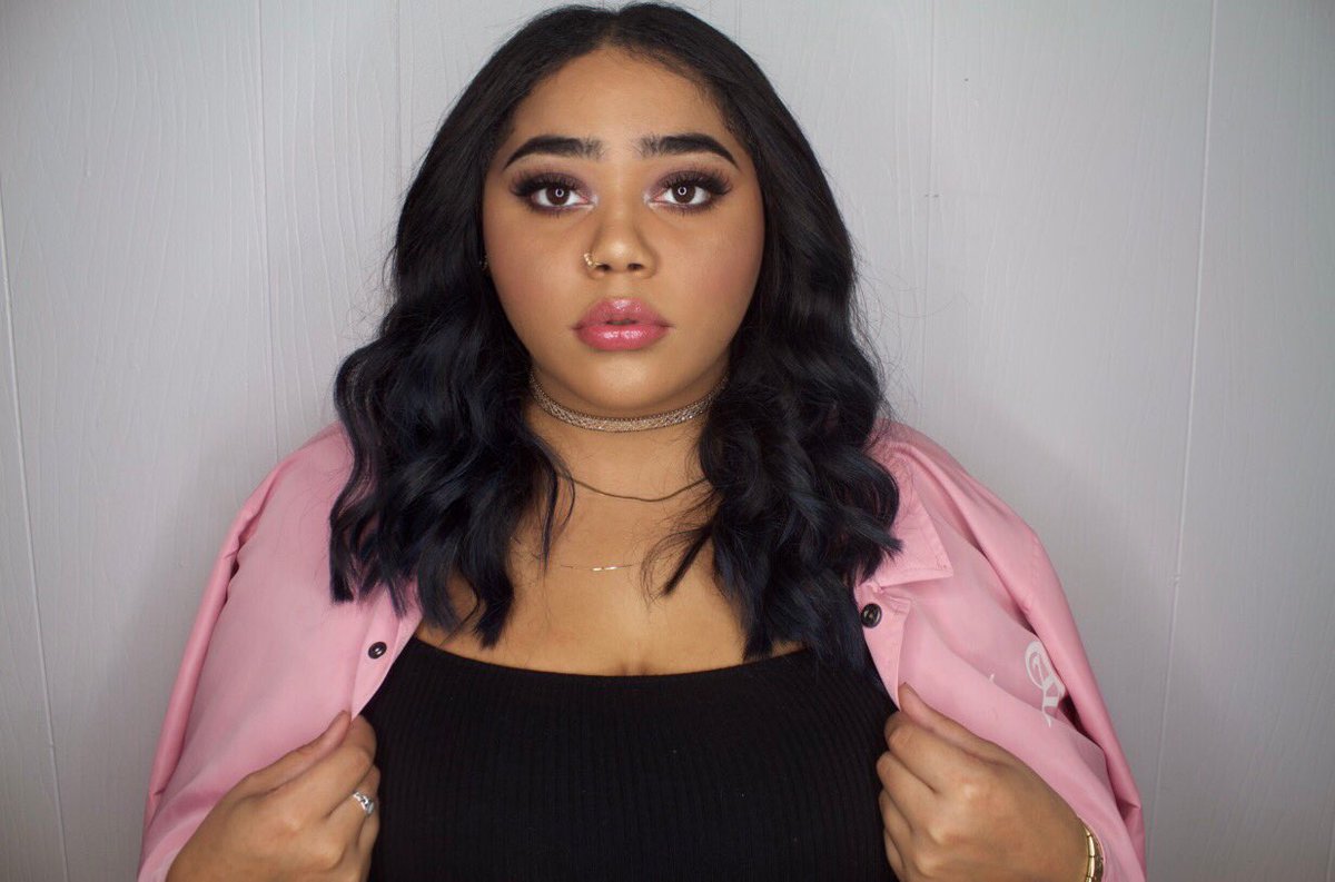 TheBeUtyBlog's tweet photo. Full Face Details to this #makeuplook are NOW UP on the gram #TheBeUtyBlog https://t.co/LmXfOHPaPx