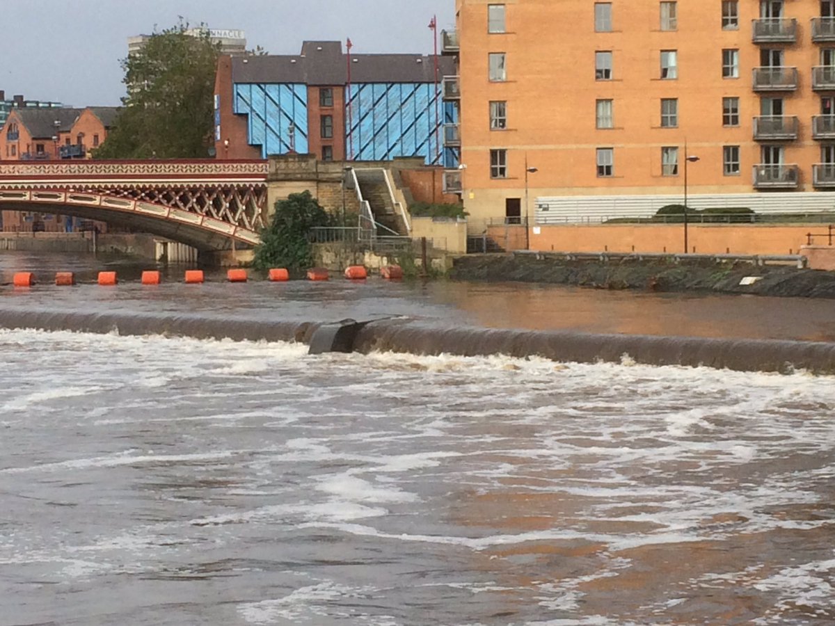 johnbleakley's tweet photo. First of many shifts as #LCC #DutyFloodRiskManager aka #DFRM on the new #Leeds #FAS phase 1, never a dull moment with #Aire #FloodAlerts https://t.co/tNWObNNCTS