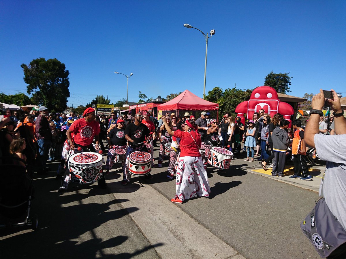 MESHprj's tweet photo. A moment from @EBMakerFaire . It's a beautiful day! Let's try to make smart gadgets at MESH booth! #ebmmf #MakerFaire #MESHprj https://t.co/gQ3Lqr3FOP