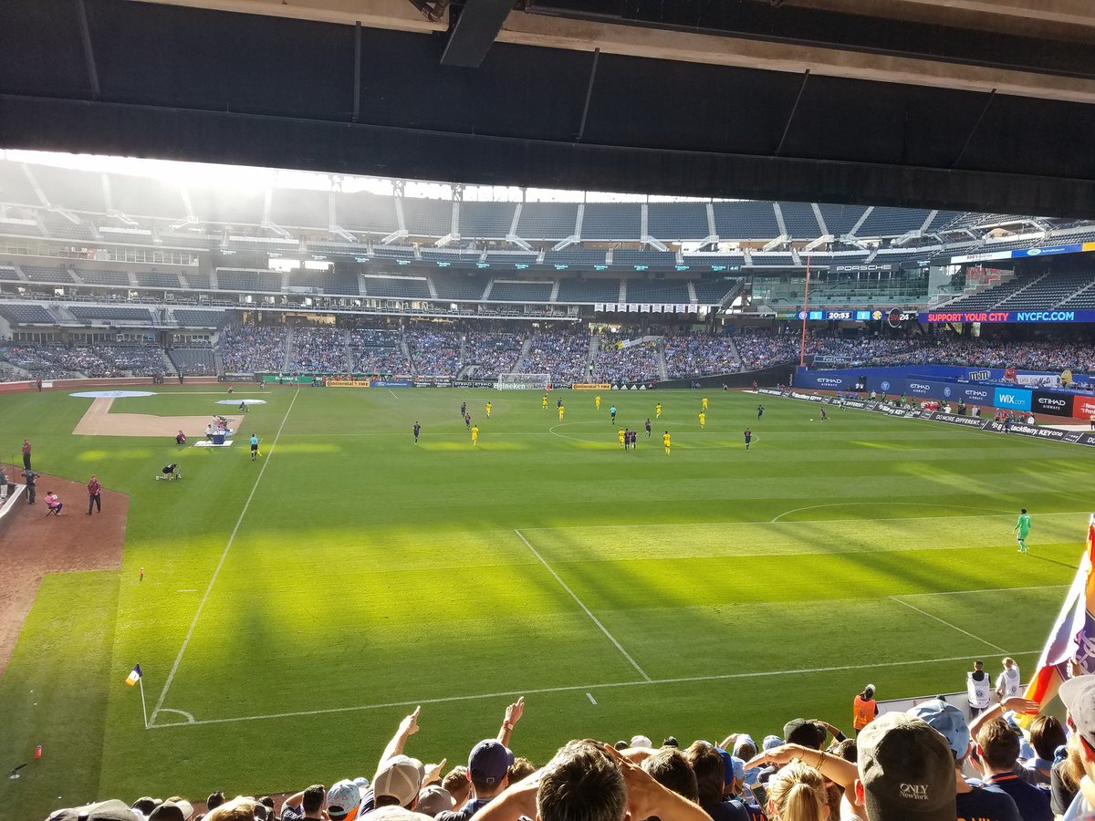 MatthewEhrhart's tweet photo. CitiField in October #metsfail https://t.co/BtbyLa6H15