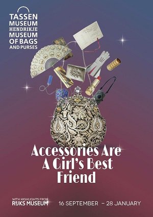 Parasols, umbrellas, hats, shawls, gloves, fans, shoes, stockings from the last 400 years @tassenmuseum. bit.ly/2yZPJ0V