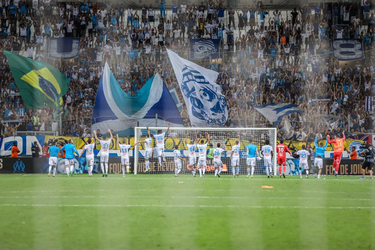 OM_Officiel's tweet photo. 90' Fin du match.. 

On y aura cru jusqu'à la dernière seconde ! Merci le Vel' 

#OMPSG 2⃣-2⃣ https://t.co/OCk6BeRhwE