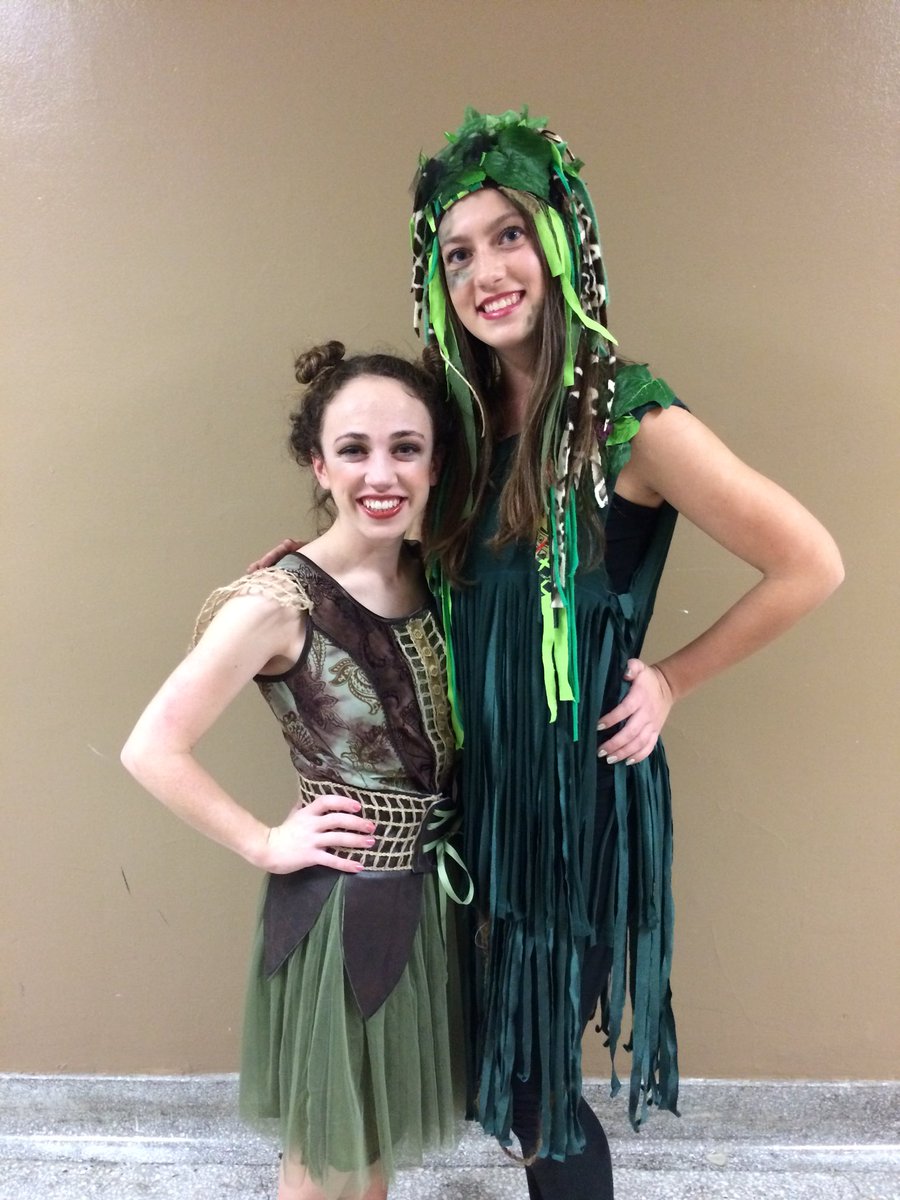 med1199's tweet photo. Happy happy birthday to the best girl around! I love and miss you so much jules! Hope you have the best birthday!💙🎉 https://t.co/CEj1HOn8PH