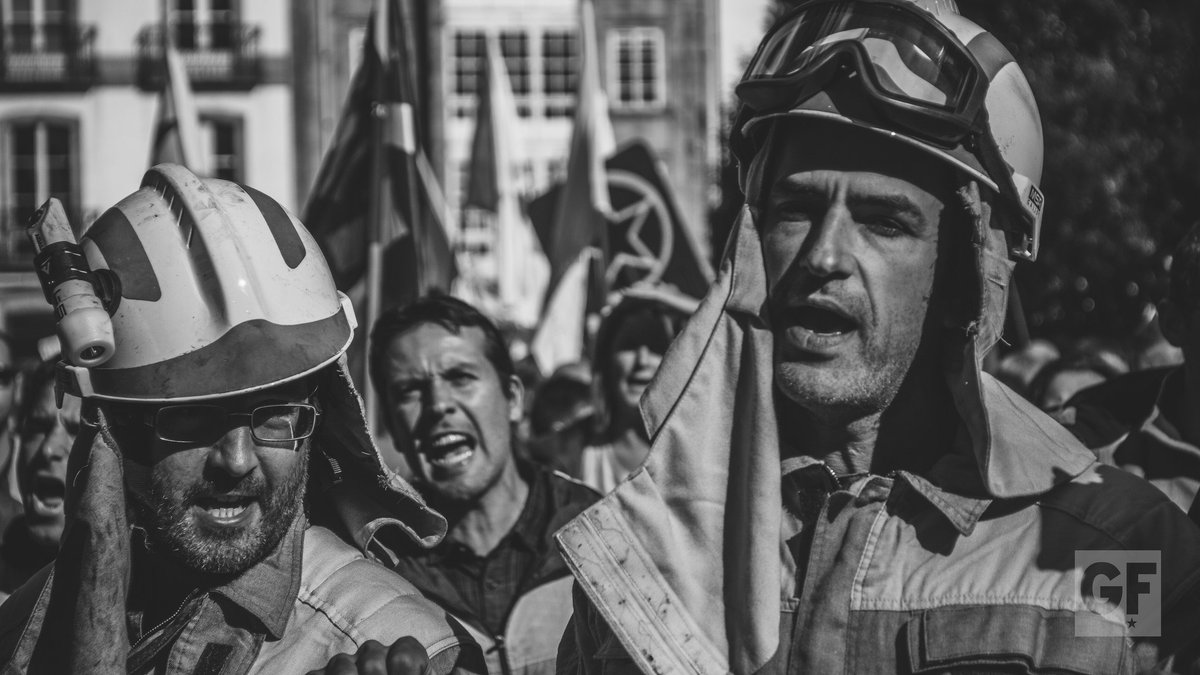 GZ_Foto's tweet photo. Estivemos na manifa contra a #LeiDepredaciónGaliza #LumesNuncaMais berrando contra a política colonial do PP 
📸ÁLBUM https://t.co/oejNVLMwSm https://t.co/Qqru4CJYne