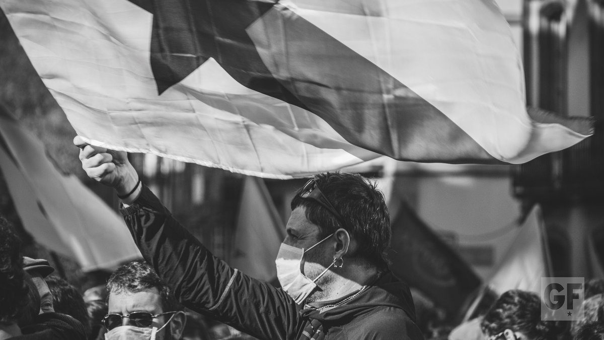 GZ_Foto's tweet photo. Estivemos na manifa contra a #LeiDepredaciónGaliza #LumesNuncaMais berrando contra a política colonial do PP 
📸ÁLBUM https://t.co/oejNVLMwSm https://t.co/Qqru4CJYne