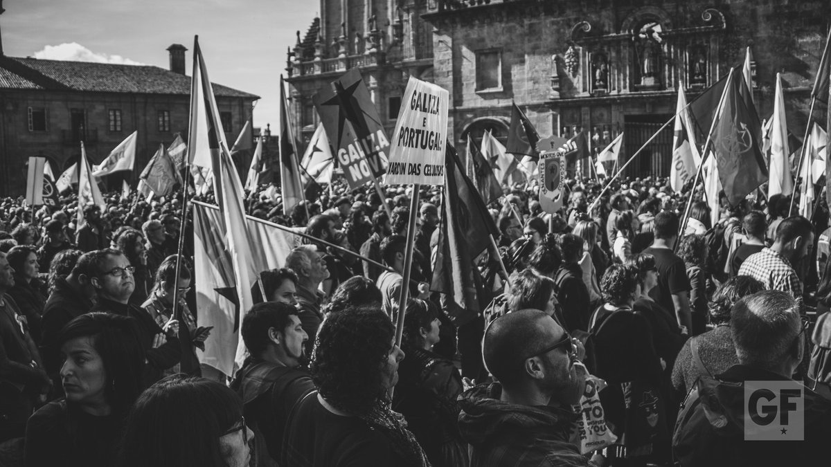 GZ_Foto's tweet photo. Estivemos na manifa contra a #LeiDepredaciónGaliza #LumesNuncaMais berrando contra a política colonial do PP 
📸ÁLBUM https://t.co/oejNVLMwSm https://t.co/Qqru4CJYne