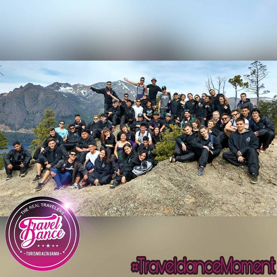 traveldance_arg's tweet photo. SIGUEN PASANDO LAS BANDAS POR BARILOCHE #LABANDADELTETO #TRAVELDANCE #PROMO2017 #SOMOSLAFIESTA https://t.co/gFL3p1eerZ