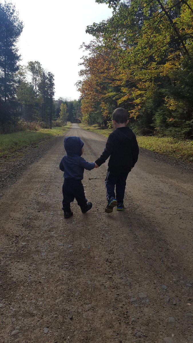 FerrieMike's tweet photo. 5th generation #camp owners https://t.co/7nXXXDp5of