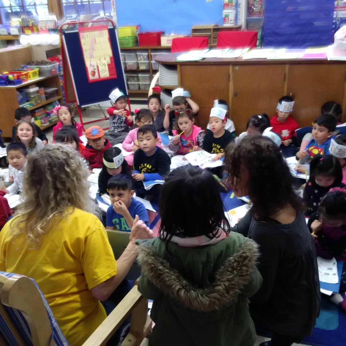 PS162Q's tweet photo. #familiesengage &amp; #CollaborativeTeachers @PS162Q @D26Team publishing parties https://t.co/ZeMBoZl5W7