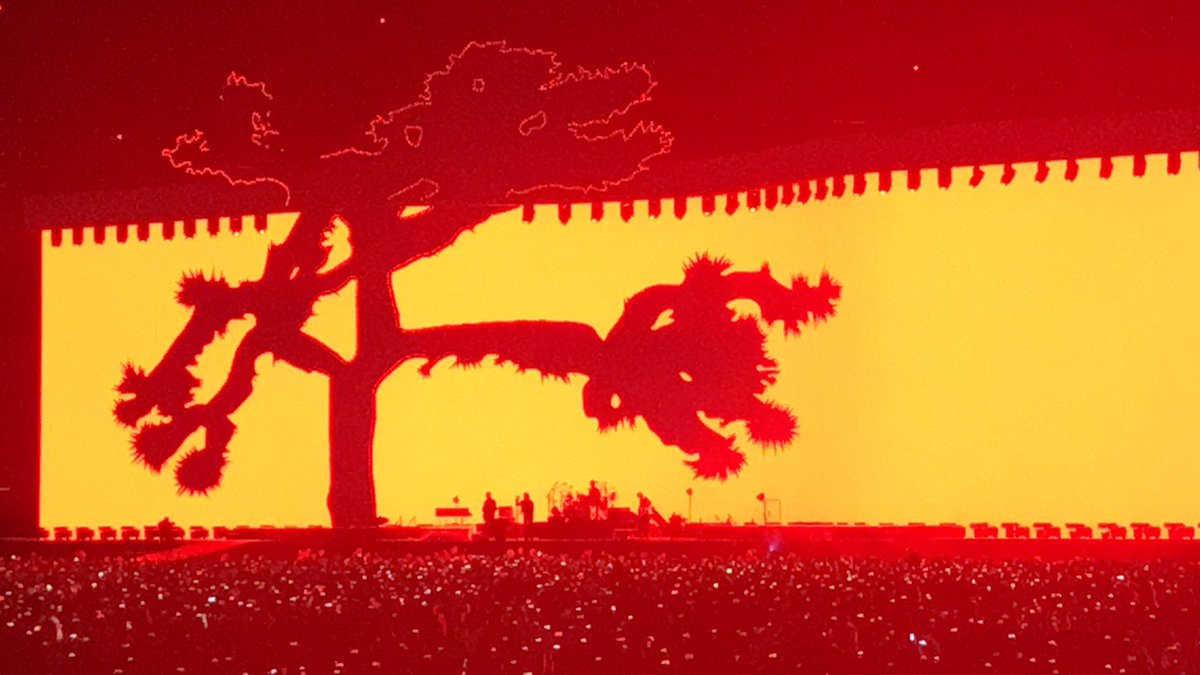 MikePortnoy's tweet photo. At @U2 in São Paulo tonight...haven't had this many goosebumps and tears at a show in a lonnng time...still one of the greatest of all time https://t.co/b1CtcAR13l