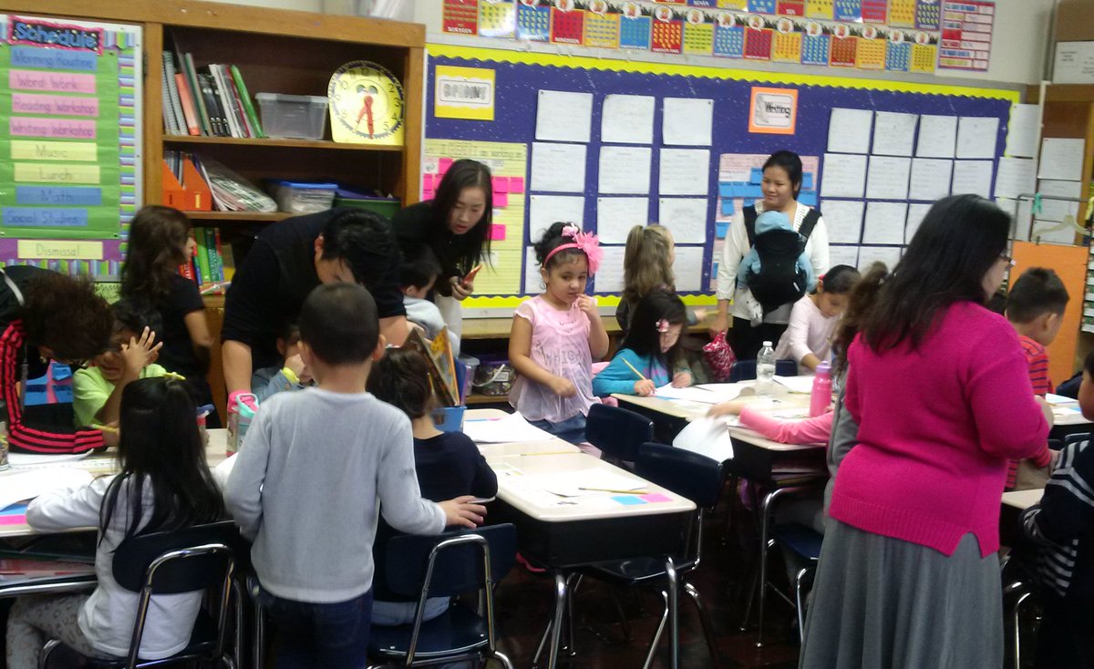 PS162Q's tweet photo. #familiesengage &amp; #CollaborativeTeachers @PS162Q @D26Team publishing parties https://t.co/ZeMBoZl5W7