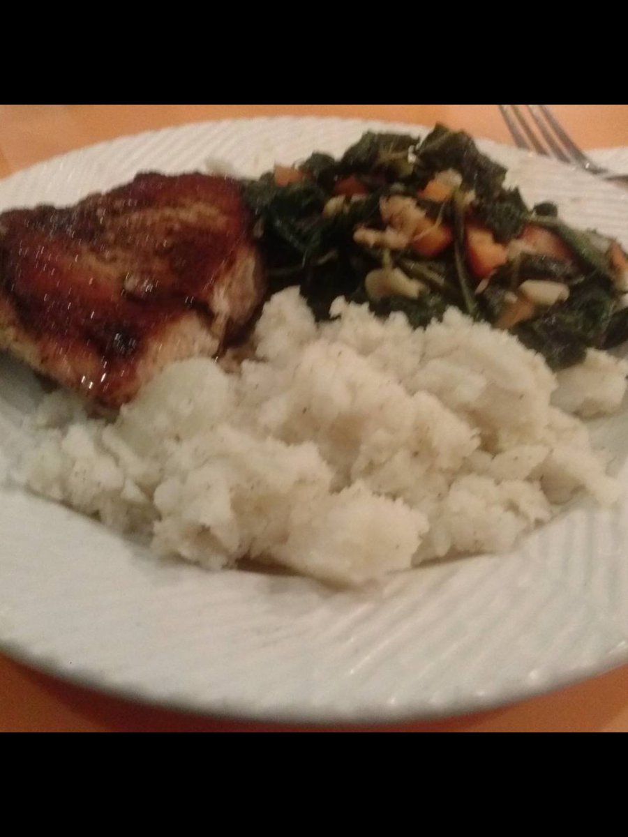 sheenamcrae's tweet photo. My mother made the Mashed Potatoes & Pork Chop recipe from @blueapron. #bluapron Really good. 😎💯🍴🍽🥘 https://t.co/wETIr7hYQJ