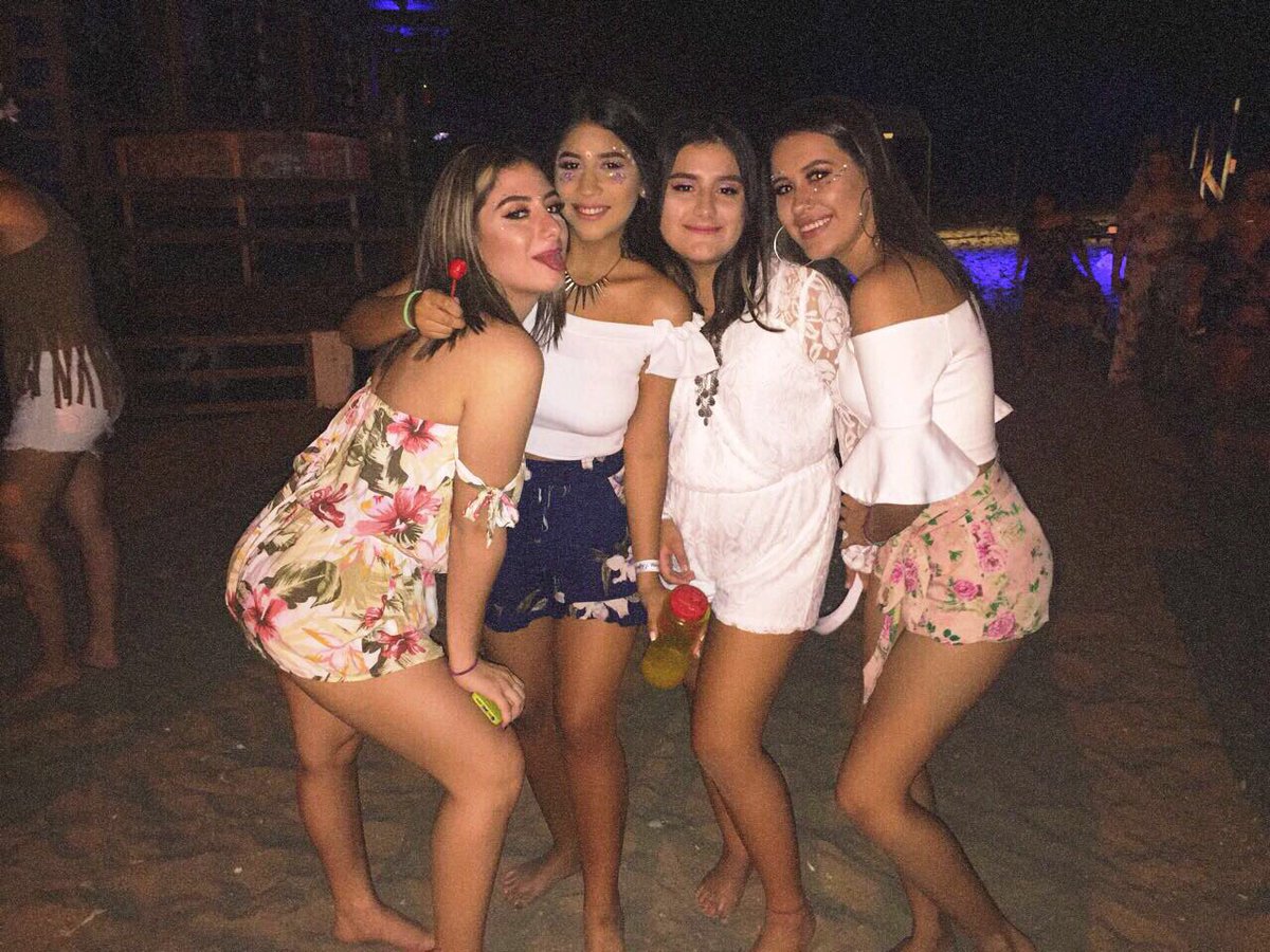 maiteveraes's tweet photo. #marefest #peques #mecaiosho #estoycoja #jugosemaracuya ❤❤❤❤❤ https://t.co/Zo2EzVg5GV
