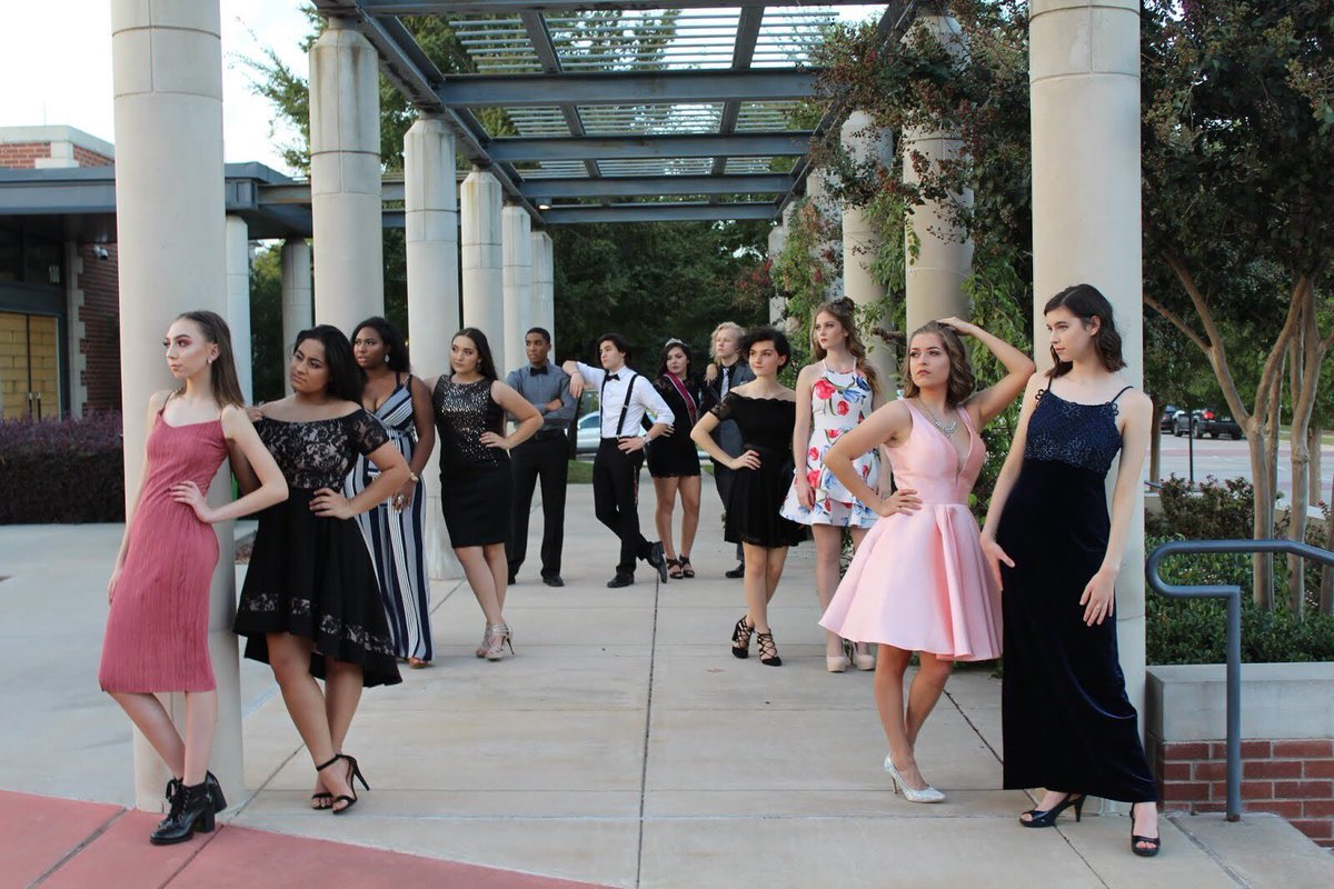 sophiacauduro's tweet photo. HOMECOMING ❤️❤️❤️#hoco2k16 #LTChooseJoy https://t.co/fEbUvNW31v